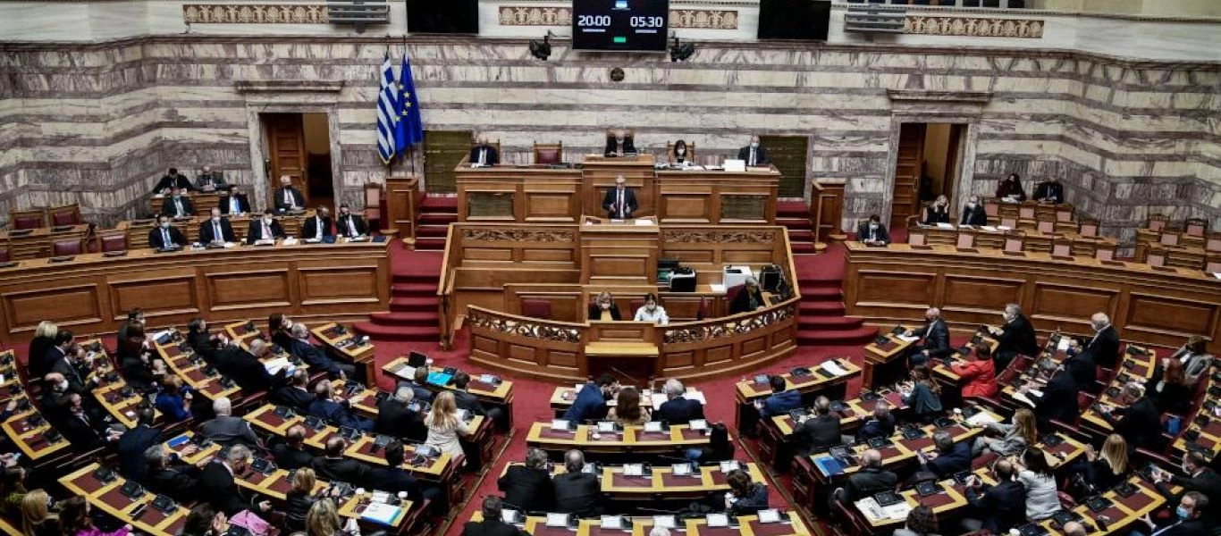 Στη Βουλή η συζήτηση του πορίσματος της εξεταστικής για τις δημοσκοπήσεις και τα κονδύλια της πανδημίας